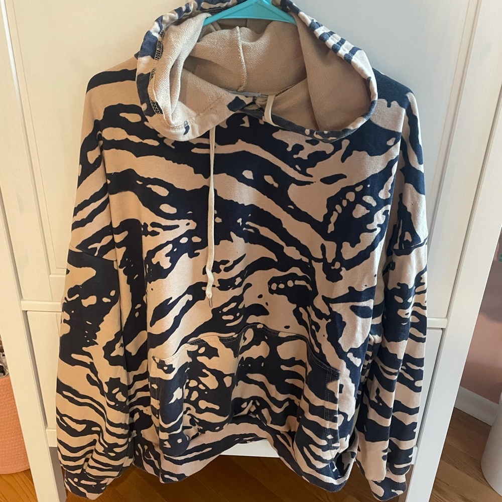 Adika Hoodie